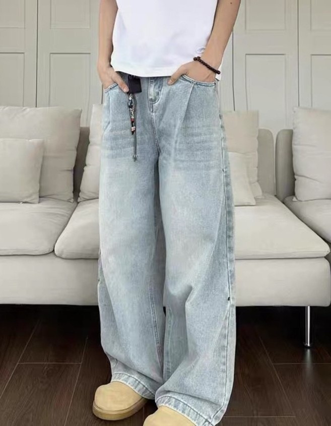 Light-blue Washed-in-wash-and-wear Jeans For Men That Go With Everything